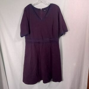 EShakit Plum with Navy Trim V-neck Short Sleeve Mini Dress Size 16W